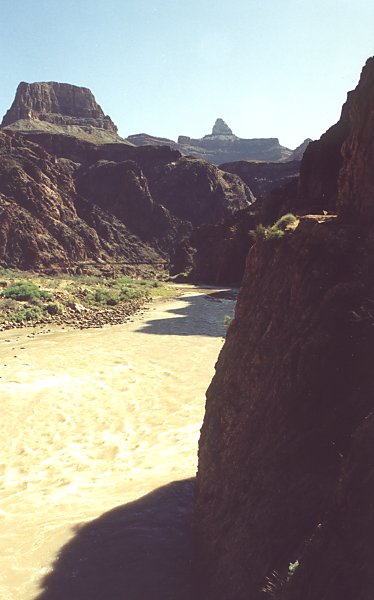 On the spot on the righthand side I had breakfast, overlooking the fast-flowing river