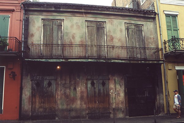 The preservation jazz hall, a famous landmark, is perhaps the most unimpressive building in the whole of New Orleans.